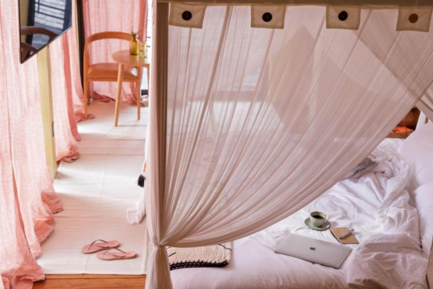 Ikat Queen Suite with Parcial Ocean - Jungle View